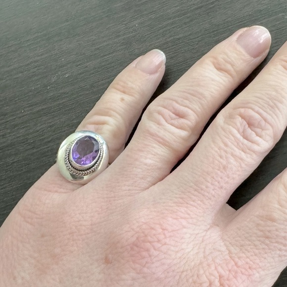 ☮️ Amethyst Ring - Picture 7 of 9